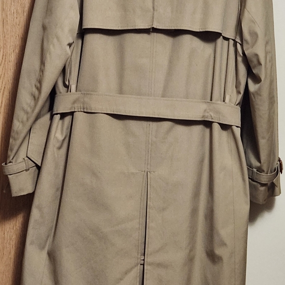 Men's Burberry Trench - Picture 5 of 8